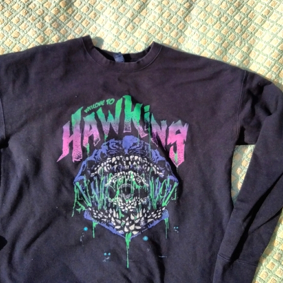 Stranger Things Welcome to Hawkins sweatshirt M/L vguc - Picture 2 of 3